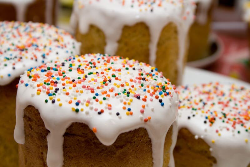 Frosted Easter Cakes