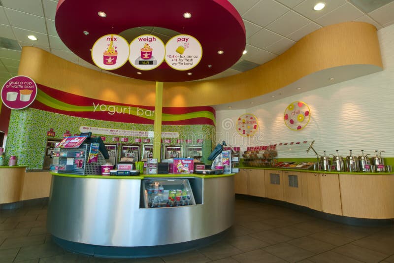 Frozen Yogurt Store editorial photography. Image of shop 42070587