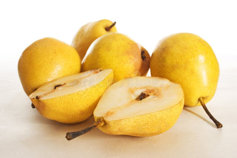 Fruchtfruchtbirne halb lizenzfreie stockfotos Fruchtfruchtbirne halb lizenzfreie stockfotos
