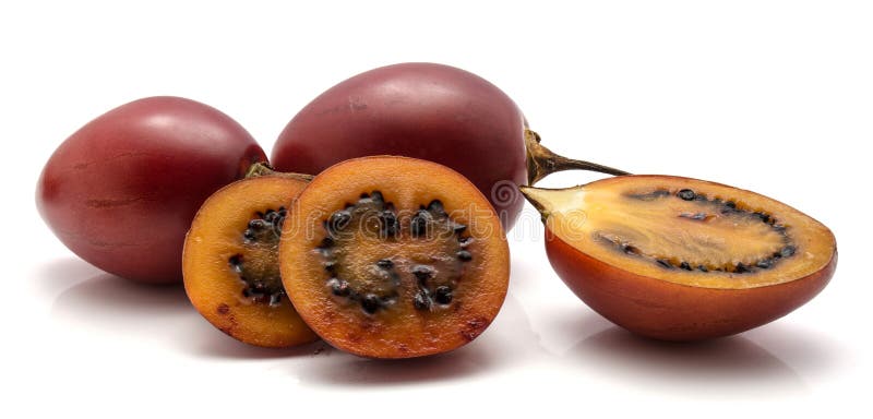 Fruit de tamarillo d'isolement image libre de droits Fruit de tamarillo d'isolement image libre de droits
