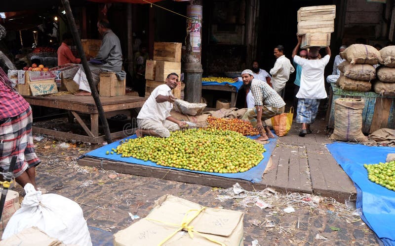 Fruit market in Kolkata editorial photo. Image of food 96524001