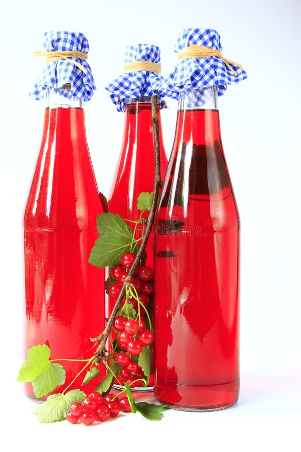 Fruit wine made from red currants