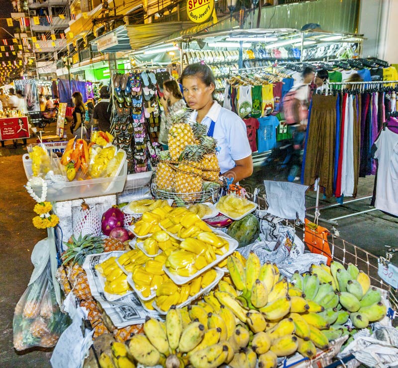 Fruitbox op een markt in Bangkok royalty-vrije stock fotografie Fruitbox op een markt in Bangkok royalty-vrije stock fotografie