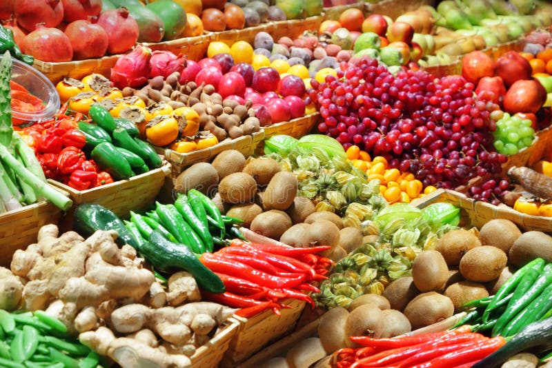 Obst und Gemüse auf einem Bauernmarkt.