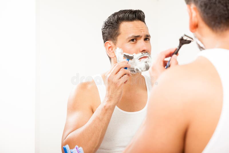 Frumos hispanic om ras barba lui royalty free stock photo