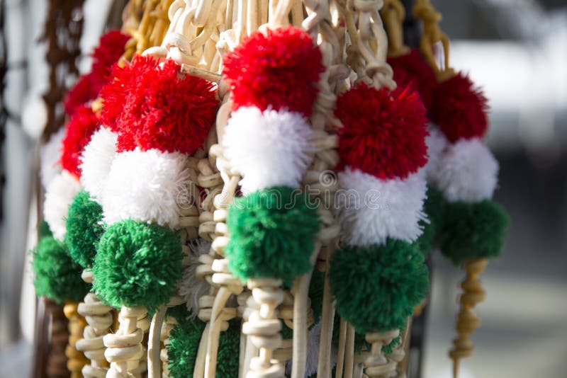 Fruste tricolori tradizionali del cuoio per gli sheperds ungheresi e uff fotografia stock libera da diritti Fruste tricolori tradizionali del cuoio per gli sheperds ungheresi e uff fotografia stock libera da diritti