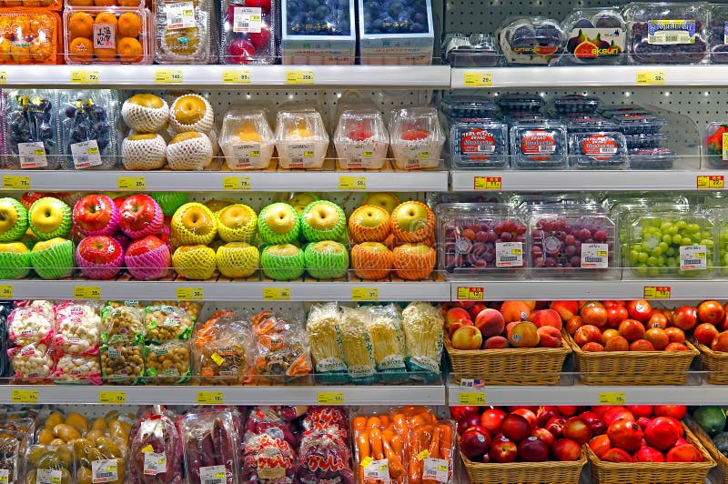 Frutas frescas en el supermercado fotos de archivo libres de regalías Frutas frescas en el supermercado fotos de archivo libres de regalías
