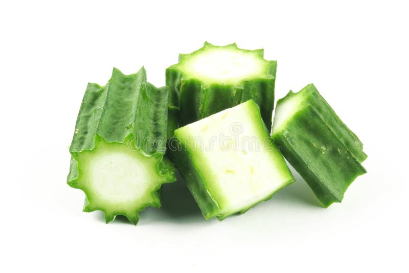 Frutti ad angolo freschi di luffa isolati fotografia stock libera da diritti Frutti ad angolo freschi di luffa isolati fotografia stock libera da diritti