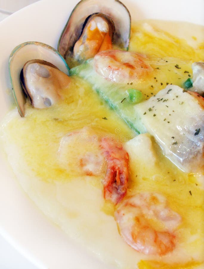 Frutti di mare con riso cotto fotografie stock libere da diritti Frutti di mare con riso cotto fotografie stock libere da diritti