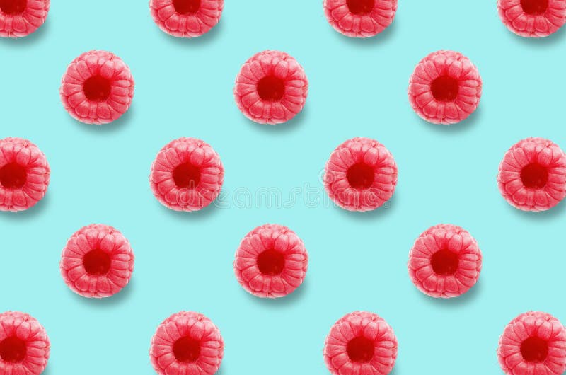 Frutti vividi di lamponi freschi su fondo colorato fotografie stock libere da diritti