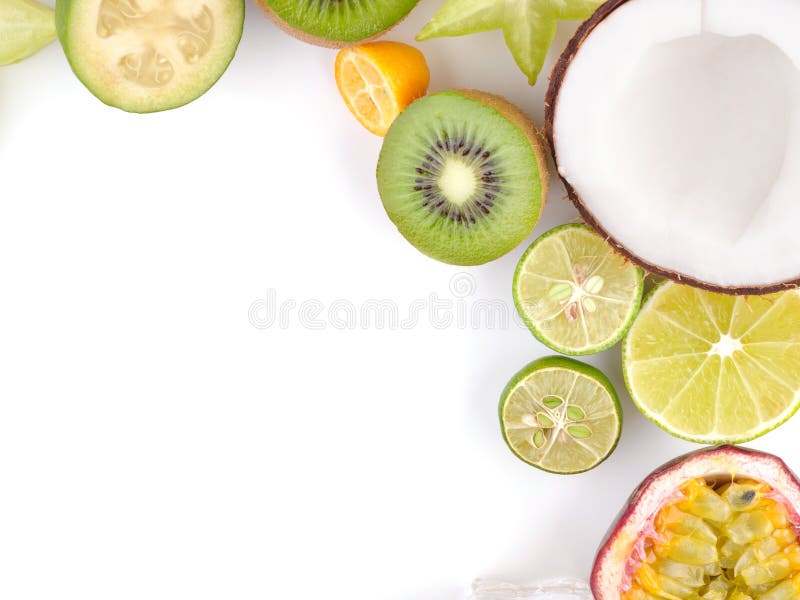 Frutto della passione stagionale Feijoa del kumquat della carambola dell'agrume del litchi di frutti di estate tropicale succosa fotografie stock Frutto della passione stagionale Feijoa del kumquat della carambola dell'agrume del litchi di frutti di estate tropicale succosa fotografie stock
