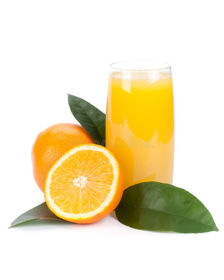 Früchte mit grünen Blättern und Glas Saft stockbilder Früchte mit grünen Blättern und Glas Saft stockbilder