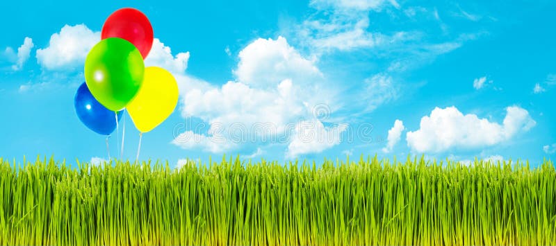 Frühlingsgras und -ballone stockfotos Frühlingsgras und -ballone stockfotos