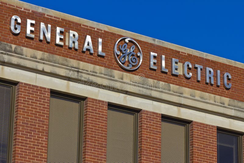Ft Wayne, DENTRO - cerca do dezembro de 2015: Fábrica de General Electric imagens de stock Ft Wayne, DENTRO - cerca do dezembro de 2015: Fábrica de General Electric imagens de stock