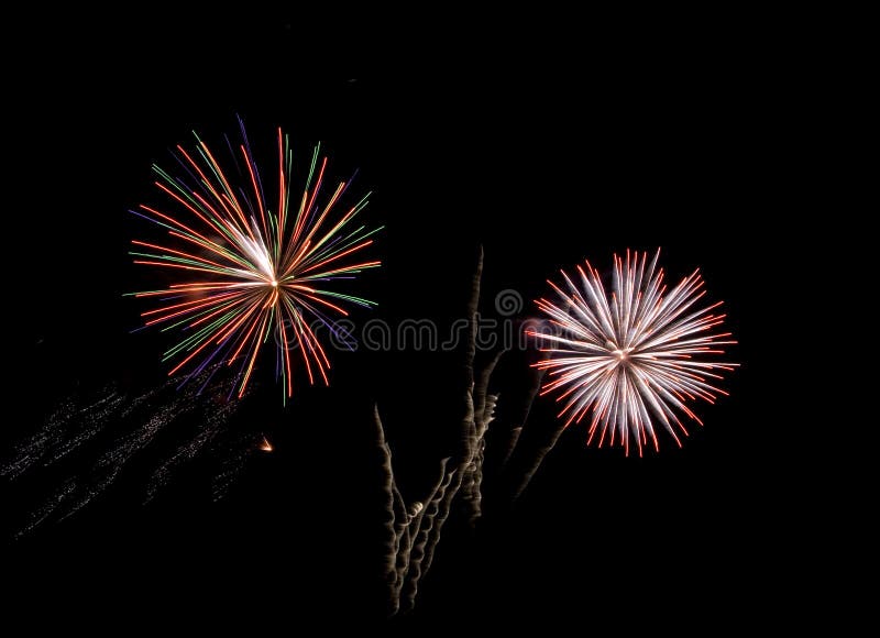 Fuegos artificiales fotografía de archivo libre de regalías Fuegos artificiales fotografía de archivo libre de regalías