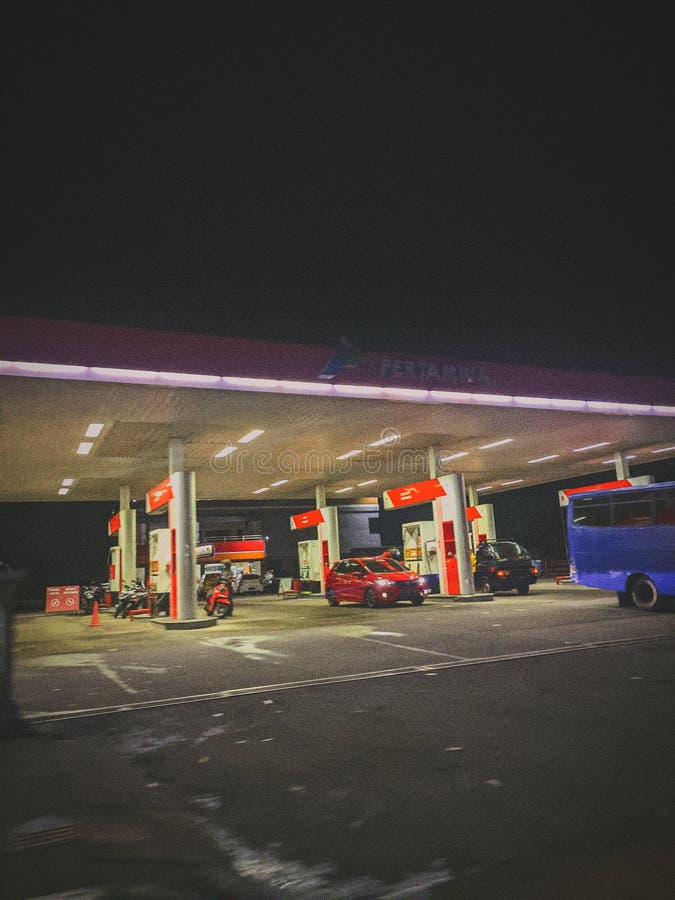Fuel station at the night editorial image. Image of station - 263138260