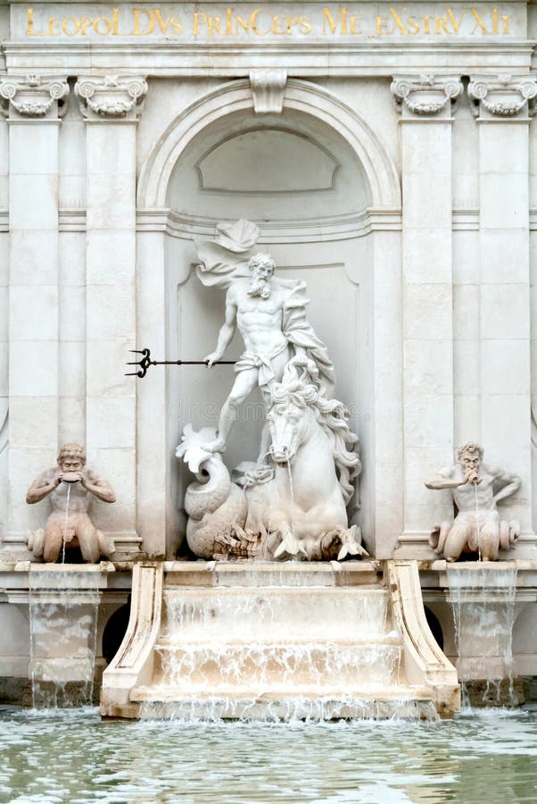Fuente cuadrada del lavado del caballo del capítulo, Salzburg, Austria II imagenes de archivo Fuente cuadrada del lavado del caballo del capítulo, Salzburg, Austria II imagenes de archivo