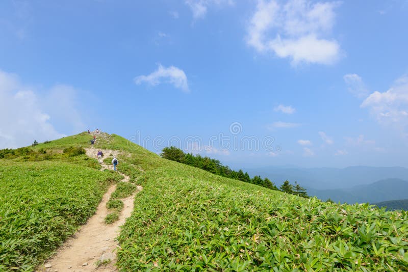 Fujimidai Highland sa nachádza v južnom cípe centrálnych Álp cez Achi obce v Prefektúre Nagano a Nakatsugawa v meste Gifu Prefektúra.