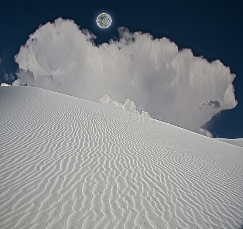 Full moon at White Sands stock photo. Image of moon, outdoor 15798832