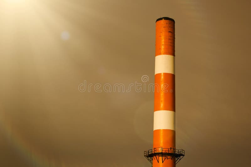 Fumaiolo dell'impianto industriale fotografia stock Fumaiolo dell'impianto industriale fotografia stock