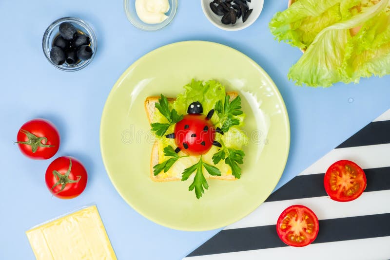 https://thumbs.dreamstime.com/b/fun-food-art-kids-ladybug-sandwich-blue-background-how-to-make-creative-breakfast-kid-home-step-instruction-view-180647840.jpg
