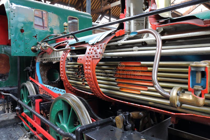 Funcionamientos internos del tren del vapor imagenes de archivo Funcionamientos internos del tren del vapor imagenes de archivo