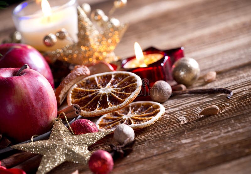 Coração De Pão-de-gengibre Na Tradição Alemã Mercado De Natal Tradução De  Texto só Porque Te Amo Imagem de Stock - Imagem de doce, bolo: 167735979