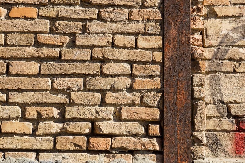 Fundo resistido de Stonewall de uma parede do castelo imagens de stock