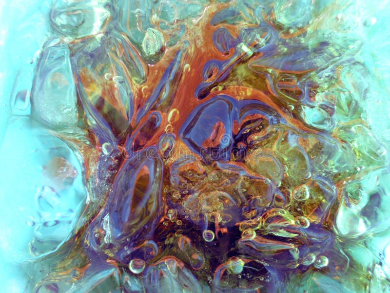 Fundos abstratos com os cubos de gelo sobre o vidro molhado foto de stock Fundos abstratos com os cubos de gelo sobre o vidro molhado foto de stock
