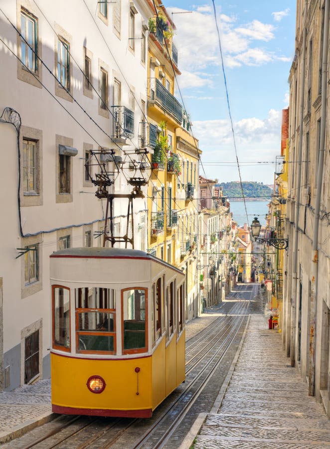 funicular gloria lisbon portugal s arkivbilder funicular gloria lisbon portugal s arkivbilder