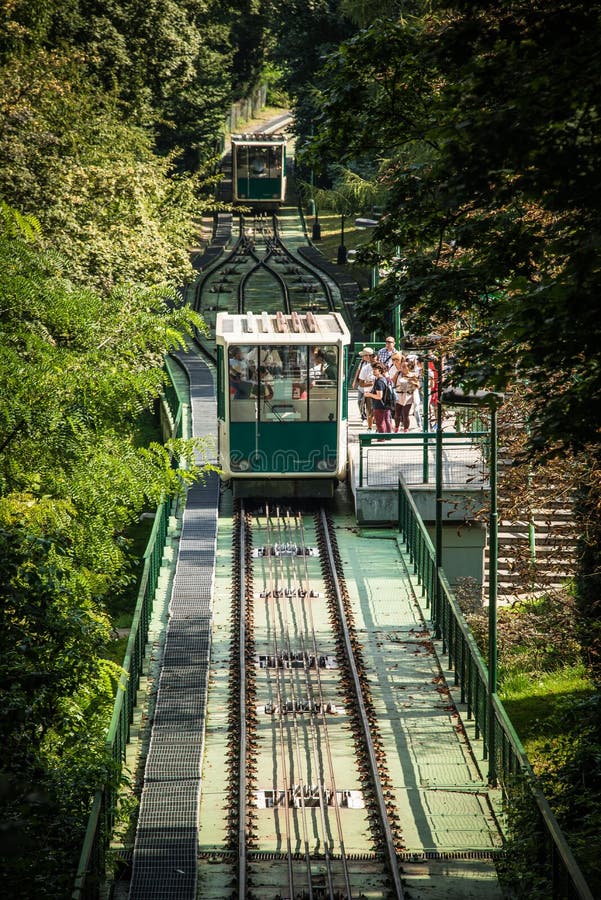 Funicular Petrin στην Πράγα στοκ εικόνες με δικαίωμα ελεύθερης χρήσης Funicular Petrin στην Πράγα στοκ εικόνες με δικαίωμα ελεύθερης χρήσης