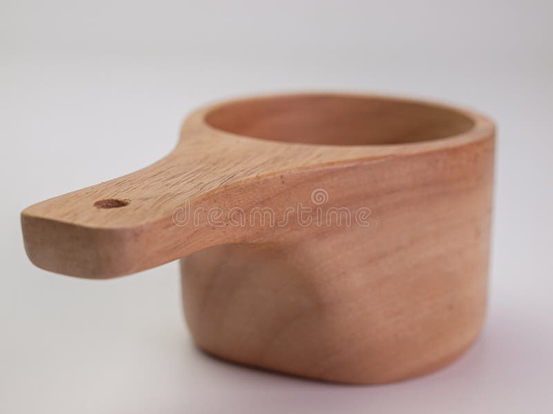 Fuoco molle del mestolo di legno della ciotola immagine stock
