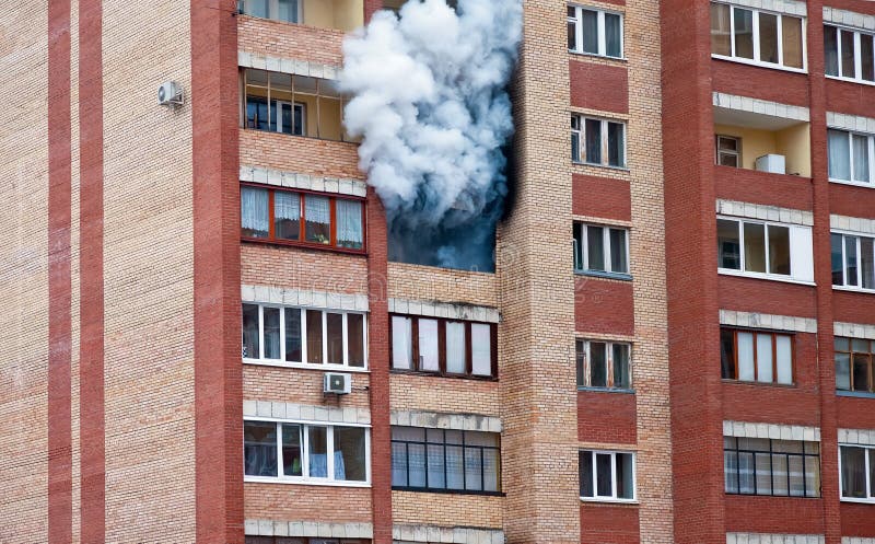 Fuoco nella casa immagine stock Fuoco nella casa immagine stock
