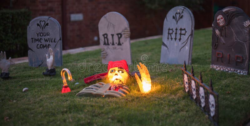 Furchtsamer Halloween-Friedhof R.I.P.