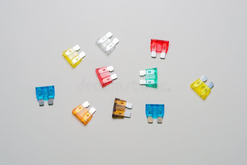 Fusible de voiture Fusibles des véhicules à moteur électriques colorés photos stock Fusible de voiture Fusibles des véhicules à moteur électriques colorés photos stock