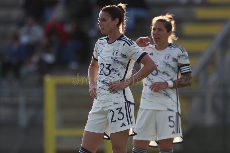 Futebol Feminino : Jogo Amigável De Futebol Itália Vs Colombia