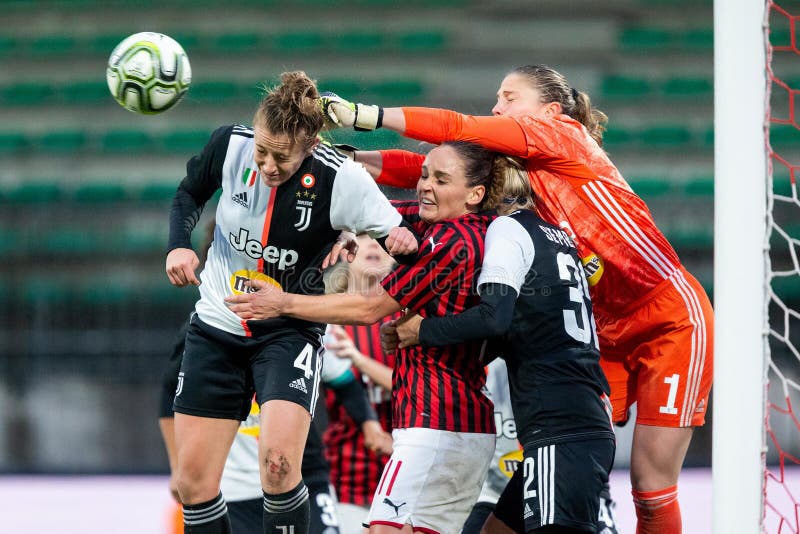 Mulher Do Sexo Masculino Vs Juventus Foto de Stock Editorial - Imagem de  fotografia, jogador: 198262353