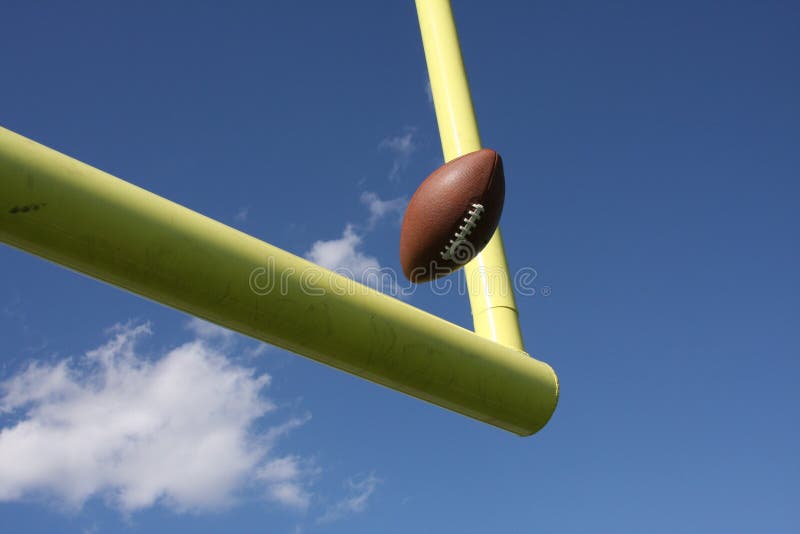 Posto De Futebol No Campo De Treino. Erva Desgastada Num Ponto De Guarda.  Fundo Do Tema Do Futebol Foto de Stock - Imagem de mola, futebol: 218400436