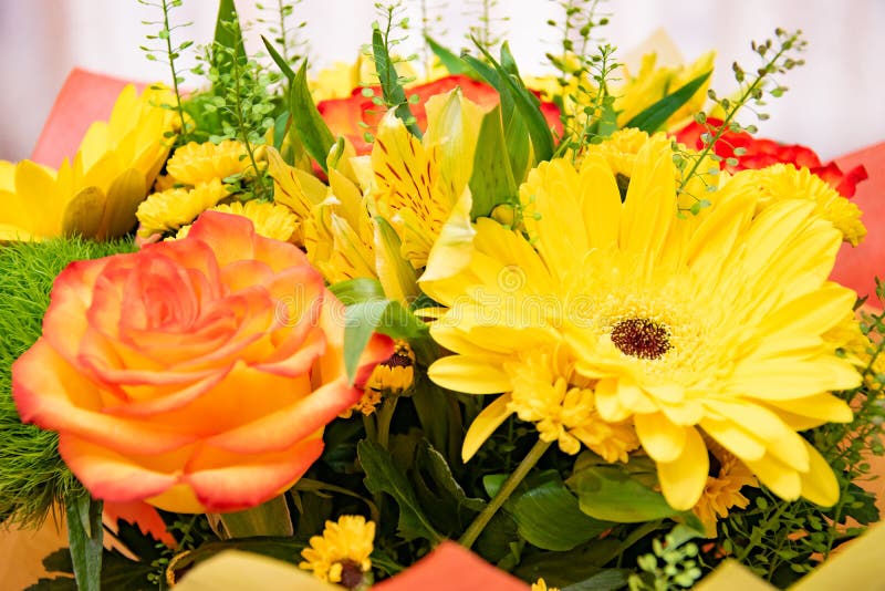 Färgrik bukett av ljusa blommor arkivfoto Färgrik bukett av ljusa blommor arkivfoto