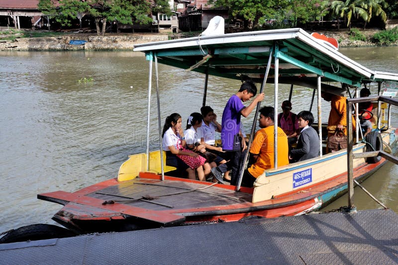 Färja i Thailand royaltyfri bild