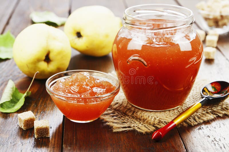 Färsk kvittenmarmelad royaltyfri bild