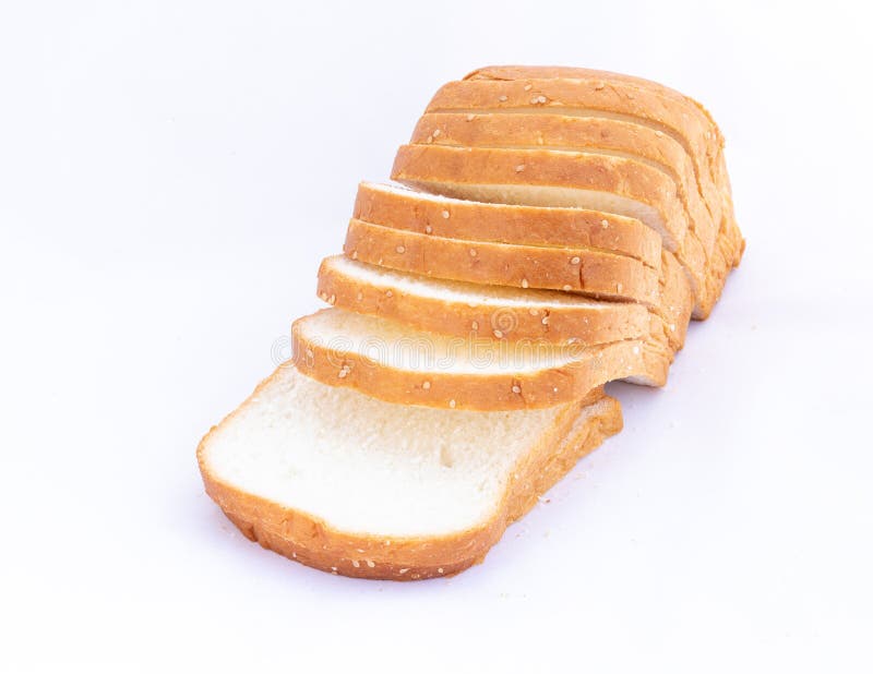 Färskt vitt bröd på vit, isolerad bakgrund arkivfoton