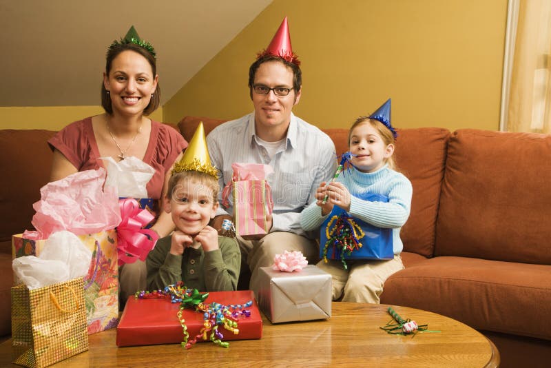 Fête d'anniversaire de famille. photographie stock libre de droits
