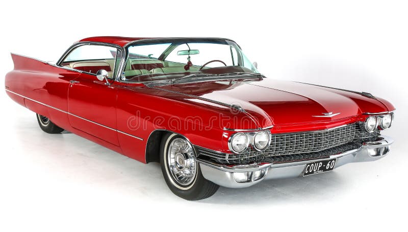 För Cadillac för klassiker 1960 röd DeVille kupé bil på vit bakgrund som isoleras 66 isolerad white för tappning för tecken u för