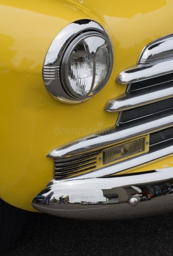För gallerbillykta för bil ljus chevy yellow för tappning arkivfoton