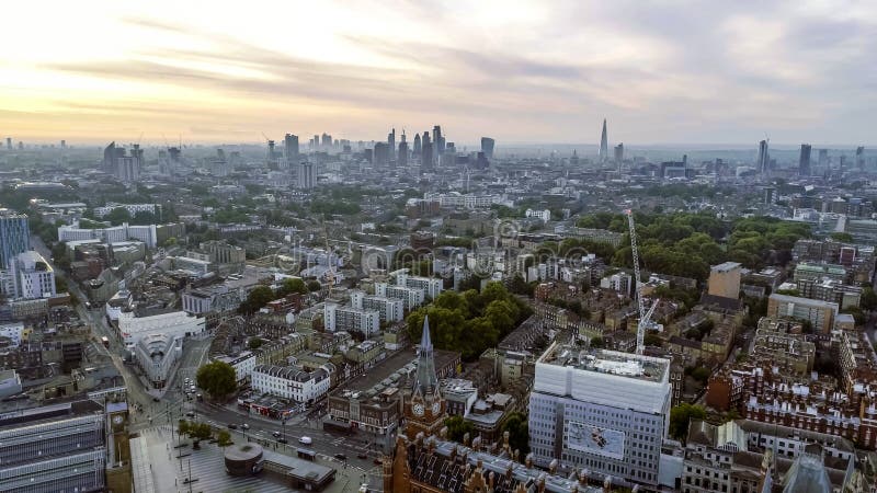För London för flyg- sikt gränsmärken för Cityscape soluppgång Iconic royaltyfria bilder För London för flyg- sikt gränsmärken för Cityscape soluppgång Iconic royaltyfria bilder