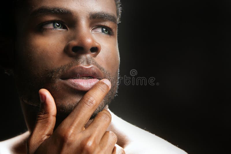 för manstående för afrikansk amerikan svart gulligt barn arkivfoto för manstående för afrikansk amerikan svart gulligt barn arkivfoto