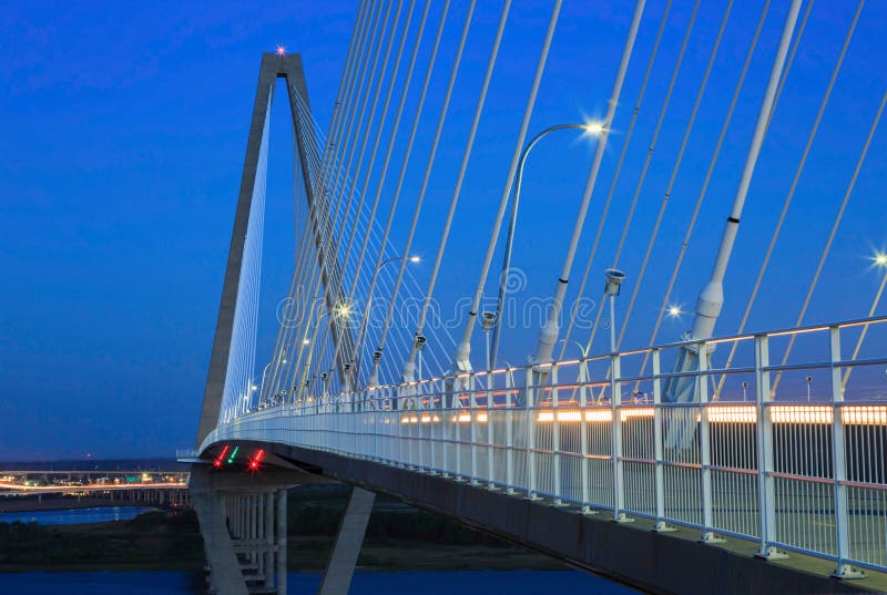 För Ravenel för kabelstagupphängning SC för charleston bro royaltyfri fotografi För Ravenel för kabelstagupphängning SC för charleston bro royaltyfri fotografi