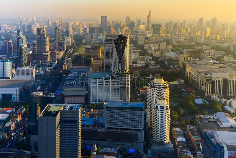 För solnedgång över areal sikt för Bangkok stad i city Thailand arkivfoton För solnedgång över areal sikt för Bangkok stad i city Thailand arkivfoton