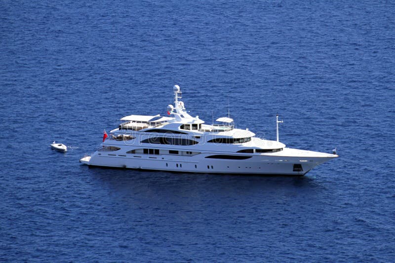 Förankrad privat yacht arkivfoton Förankrad privat yacht arkivfoton